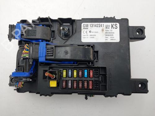 Used Fuse box Fuse box 37294564 37294564