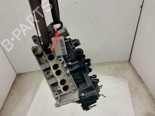 Used Cylinder head Cylinder head 38422161 38422161