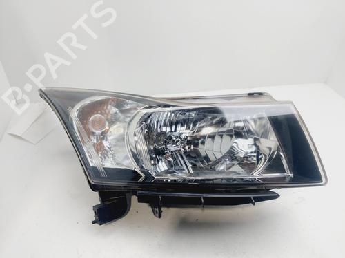Used Right headlight CHEVROLET CRUZE (J300) 2.0 CDI (125 hp) 18919709