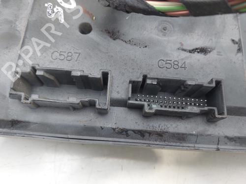 Fuse box LAND ROVER DISCOVERY III (L319) 2.7 TD 4x4 | BP12682499E1 