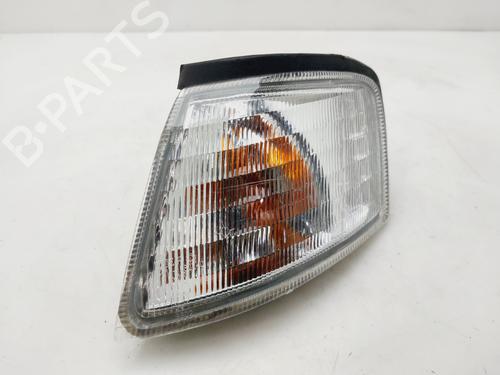 Used Left front indicator NISSAN PRIMERA (P11) 1.6 16V (99 hp) 31068238
