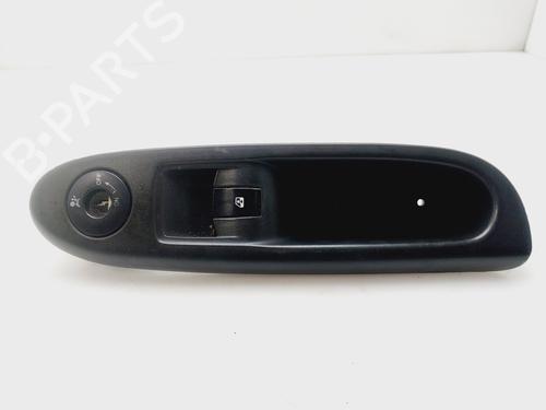 Høyre Foran elrute bryter RENAULT CLIO II (BB_, CB_) 1.2 16V (BB05, BB0W, BB11, BB27, BB2T, BB2U, BB2V, CB05,... (75 hp) 32410318