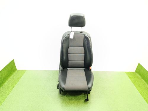 Used Right front seat MERCEDES-BENZ C-CLASS (W204) C 220 CDI (204.002) (170 hp) 31571601