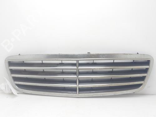 Grill MERCEDES-BENZ C-CLASS (W203) C 200 CDI (203.004) (116 hp) 19790461