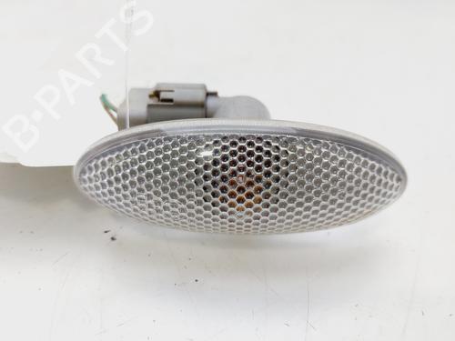 Used Left side indicator TOYOTA YARIS (_P9_) 1.4 D-4D (NLP90_, NLP90R) (90 hp) 30530098
