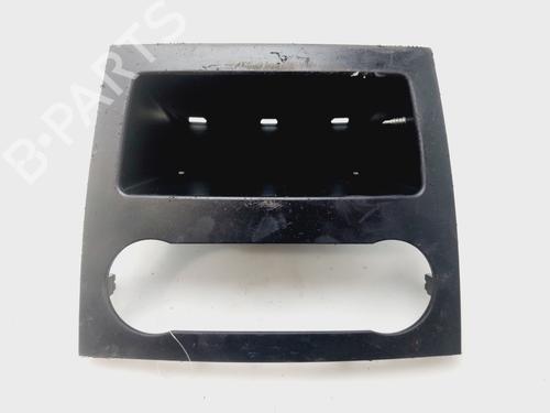 Używane Konsola środkowa MERCEDES-BENZ A-CLASS (W169) A 180 CDI (169.007, 169.307) (109 hp) 30935543