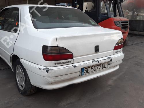 Venstre forlygte PEUGEOT 306 (7B, N3, N5) 2.0 HDI 90 | BP21185906C28