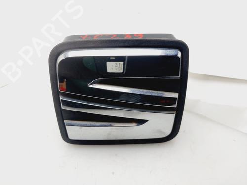 Używane Klamka klapy tylnej / bagażnika SEAT LEON (5F1) [2012-2021]  32183575