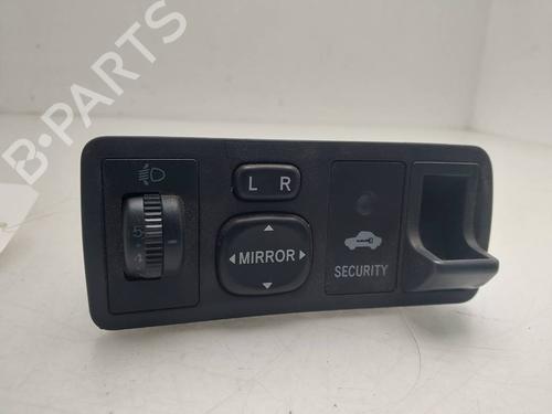 Used Switch Switch TOYOTA COROLLA (_E12_) 2.0 D-4D (CDE120R, CDE120L_) (110 hp) 40081874 40081874