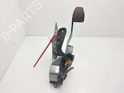 break-pedal-nissan-juke-f15-2010-2011-2012-2013-2014-2015-2016-2017-2018-2019-32436850 main image