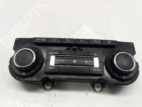 Used Climate control SKODA OCTAVIA II (1Z3) 1.6 LPG (102 hp) 2990950