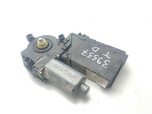 Motor elevalunas trasero derecho VW TOUAREG (7LA, 7L6, 7L7) 2.5 R5 TDI (174 hp) 30927286