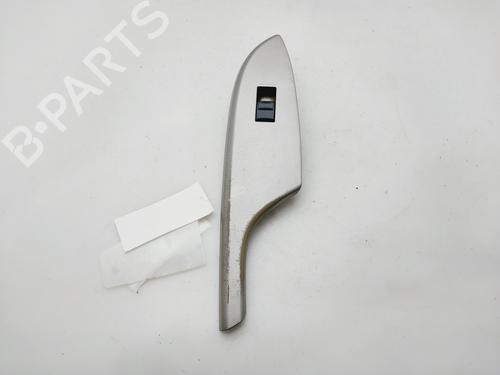 Used Right front window switch TOYOTA COROLLA Saloon (_E15_) [2006-2018]  31086971