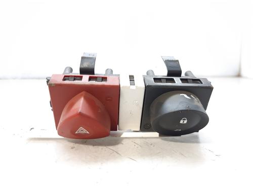 Used Warning switch RENAULT MEGANE II (BM0/1_, CM0/1_) 1.5 dCi (BM1F, CM1F) (86 hp) 12404060