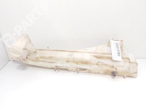 Used Windscreen washer tank Windscreen washer tank SUZUKI GRAND VITARA I (FT, HT) 2.0 HDI 110 16V 4x4 (SQ420D, TD83V) (109 hp) 11052161 11052161