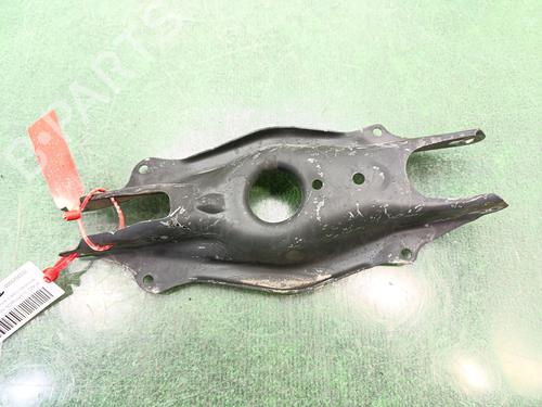 Used Left rear suspension arm MERCEDES-BENZ C-CLASS (W205) C 200 d (205.001) (160 hp) 27518367