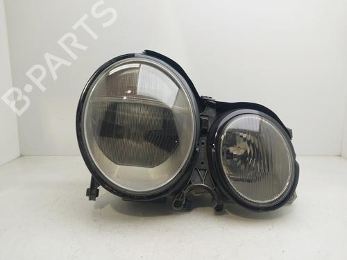 Koplamp rechts MERCEDES-BENZ E-CLASS (W210) E 320 CDI (210.026) (197 hp) 26004562