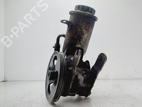 Used Steering pump TOYOTA YARIS (_P1_) 1.4 D-4D (NLP10_, NLP10R) (75 hp) 29137865