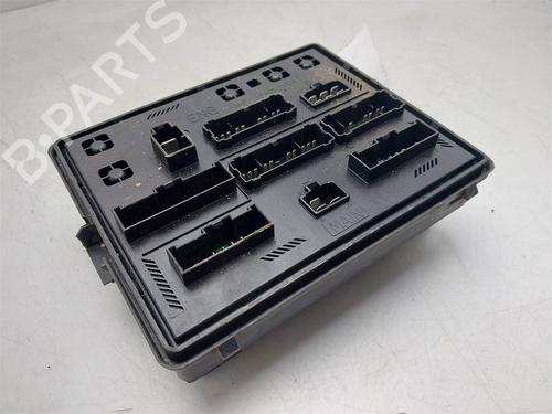 Used Fuse box Fuse box 38284487 38284487