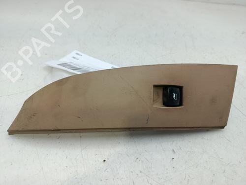 Raamschakelaar rechts voor Raamschakelaar rechts voor BMW 5 (E60) 520 d (163 hp) 33938384 33938384