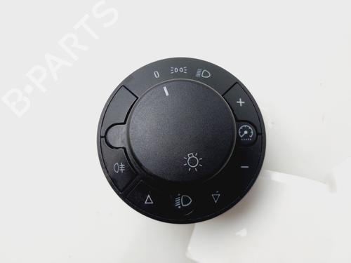 Used Headlight switch OPEL CORSA D (S07) [2006-2015]  28374558