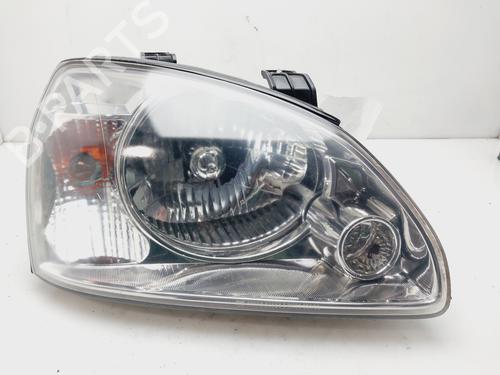 Used Right headlight KIA CARENS II MPV (FJ) [2002-2013]  26004556