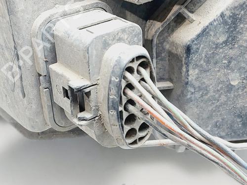 Right headlight FORD FOCUS I (DAW, DBW) 1.8 TDCi | BP32491405C29