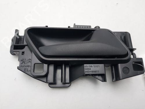 Used Rear right interior door handle Rear right interior door handle PEUGEOT 208 II (UB_, UP_, UW_, UJ_) [2019-2026] 33219197 33219197
