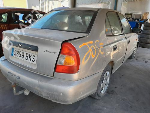 Left mirror HYUNDAI ACCENT II (LC) 1.3 | BP10501122C26 