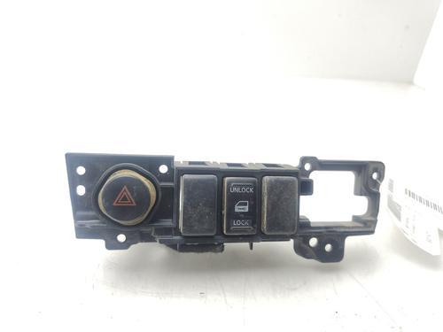 Used Warning switch NISSAN NV200 / EVALIA Bus 1.5 dCi 85 (M20, M20M, M20K, M20KK) (86 hp) 30194604