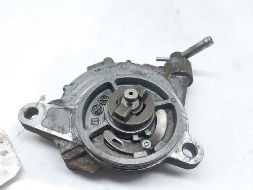 Used Vacuum pump TOYOTA YARIS (_P9_) 1.4 D-4D (NLP90_, NLP90R) (90 hp) 5338077