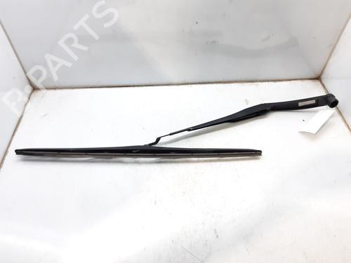 Used Front windshield wiper arm KIA SPORTAGE IV (QL, QLE) 1.7 CRDi (116 hp) 8365152