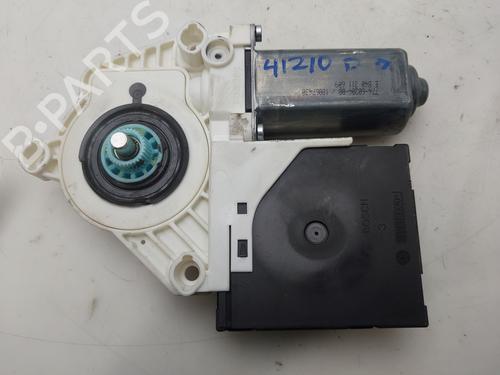 Used Right front window motor Right front window motor SEAT LEON (1P1) 1.6 (102 hp) 33319612 33319612