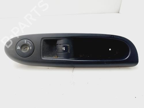 Used Right front window switch RENAULT CLIO II (BB_, CB_) [1998-2016]  30202040