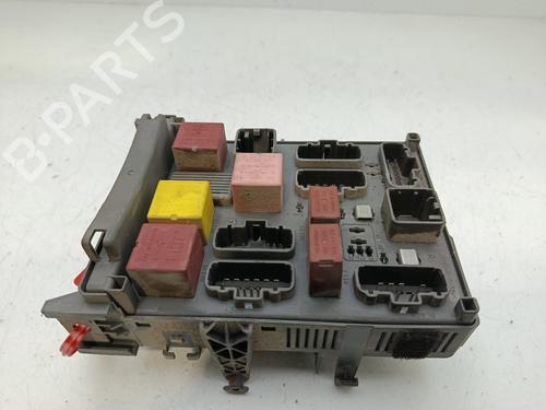Used Fuse box RENAULT LAGUNA II (BG0/1_) 1.9 dCi (BG08, BG0G) (120 hp) 31877316
