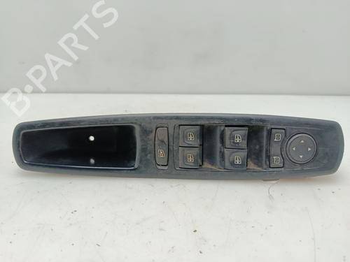 Used Left front window switch RENAULT MEGANE III Grandtour (KZ0/1) [2008-2016]  29398942