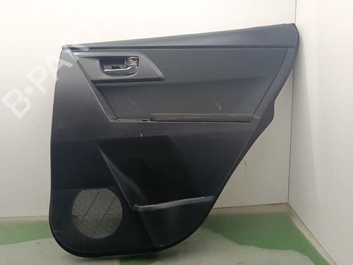 Bageste højre beklædning Bageste højre beklædning TOYOTA AURIS (_E18_) 1.8 Hybrid (ZWE186_, ZWE186R) (136 hp) 33931983 33931983