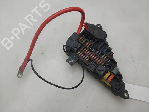 Used Fuse box Fuse box 37401978 37401978