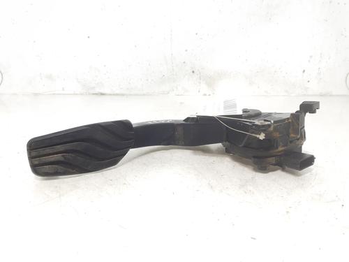 Used Pedal RENAULT CLIO V (B7_) 1.5 Blue dCi 85 (B7AG) (86 hp) 11054892