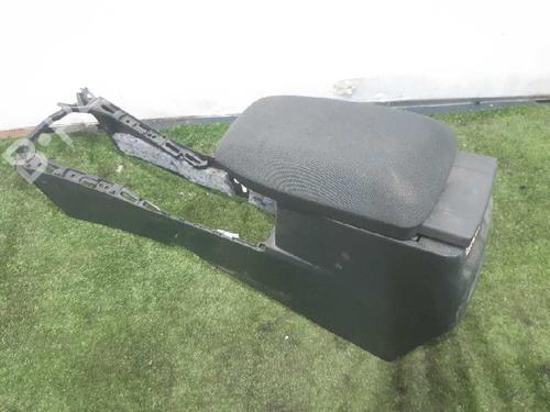 Used Armrest / Center console TOYOTA AURIS Estate (_E18_) 1.8 Hybrid (ZWE186_, ZWE186R, ZWE186H) (136 hp) 7153249