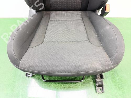 Right front seat HYUNDAI i40 I CW (VF) 1.7 CRDi | BP26550273C16