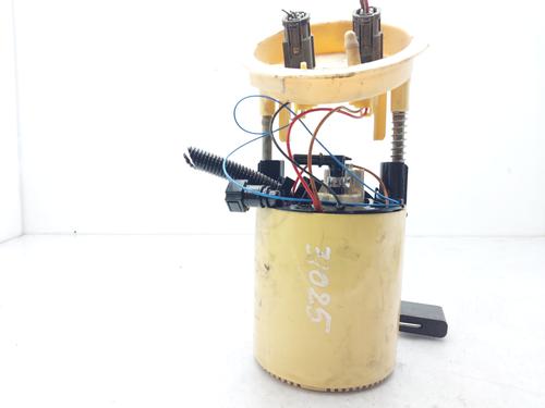 Used Fuel pump BMW 1 (E87) 118 d (122 hp) 13016054
