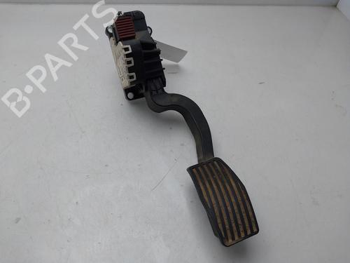 pedal-fiat-500l-351_-352_-2012-37011182 main image