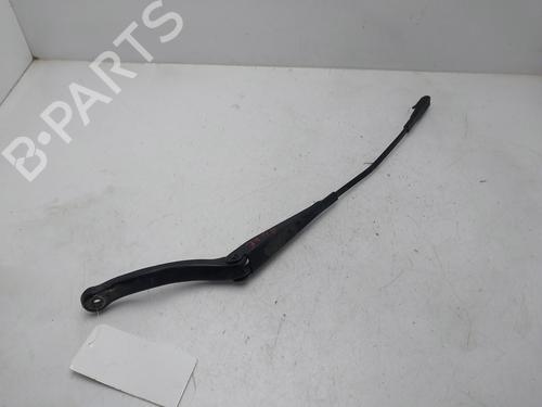 Used Front windshield wiper arm OPEL CORSA E (X15) [2014-2025]  27315951