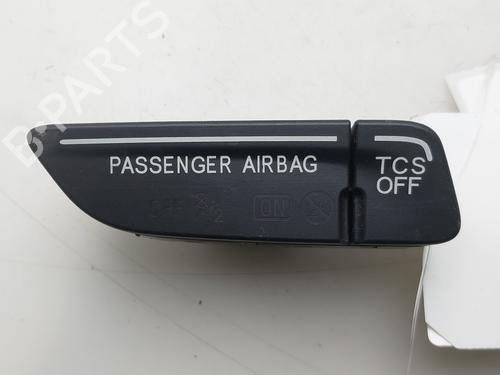 switch-ford-tourneo-courier-b460-mpv-2014-33974853 main image