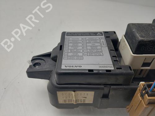 Fuse box VOLVO S40 I (644) 1.8 LPG | BP32423313E1