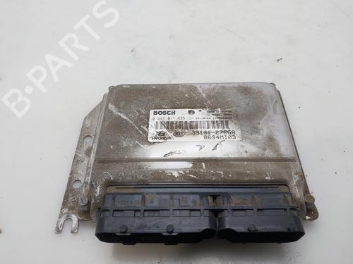 Used Engine control unit (ECU) HYUNDAI SANTA FÉ I (SM) 2.0 CRDi 4x4 (113 hp) 17561102