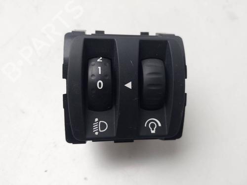 Used Headlight switch Headlight switch RENAULT MEGANE III Hatchback (BZ0/1_, B3_) 1.6 16V (BZ0H) (101 hp) 39717678 39717678