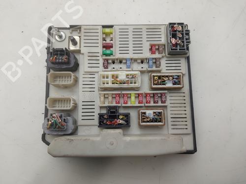 Used Fuse box Fuse box 37152991 37152991