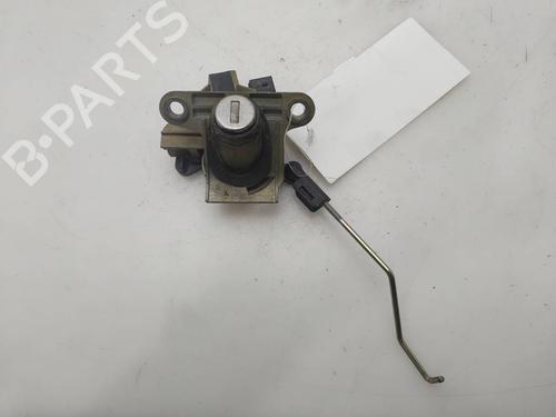Puxador da tampa da mala Puxador da tampa da mala AUDI A4 B5 (8D2) 1.9 TDI (110 hp) 39711738 39711738